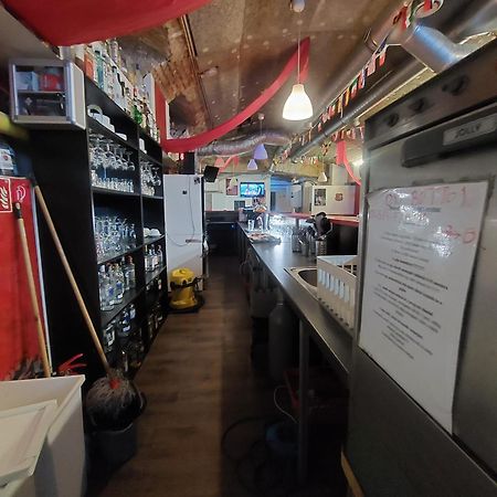 Whole Basement Former Pub For Stag Do, Bachelor House Party Flat Budapest Ngoại thất bức ảnh
