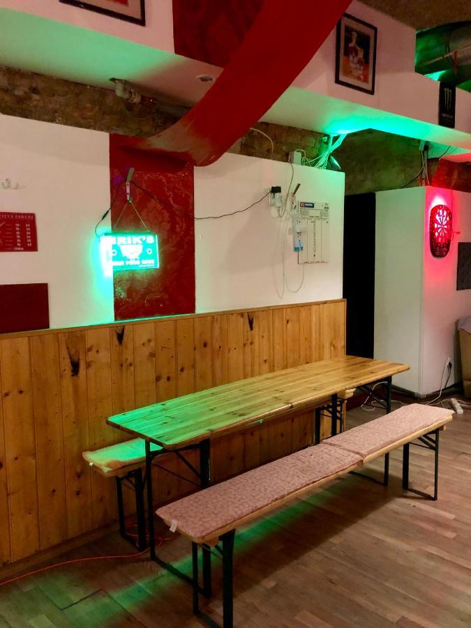 Whole Basement Former Pub For Stag Do, Bachelor House Party Flat Budapest Ngoại thất bức ảnh