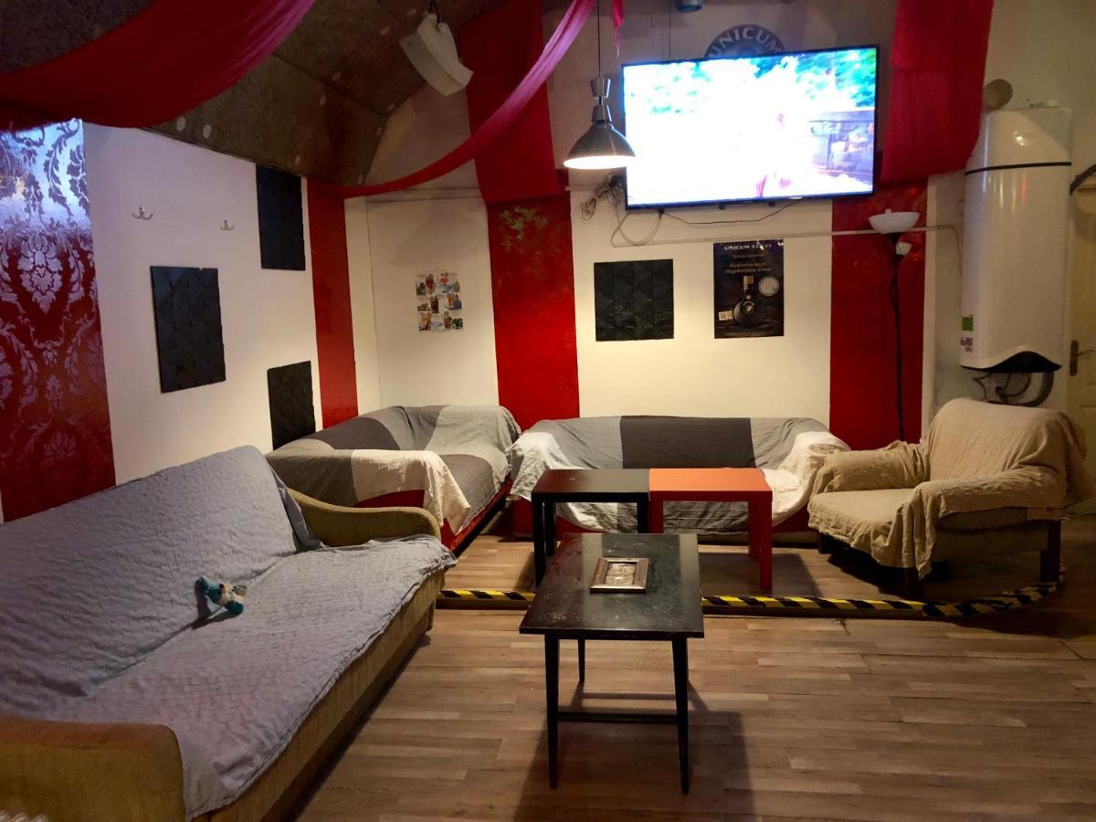Whole Basement Former Pub For Stag Do, Bachelor House Party Flat Budapest Ngoại thất bức ảnh