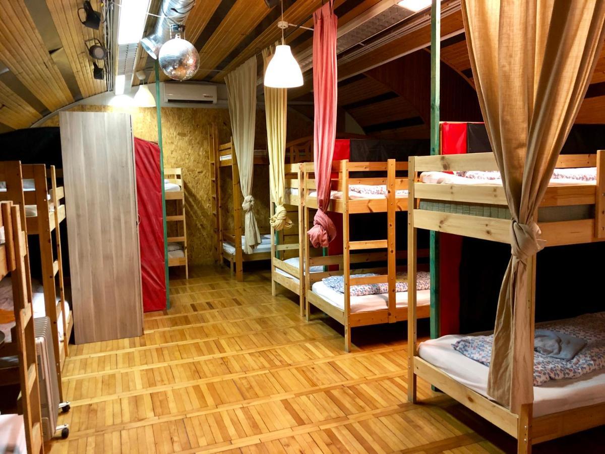 Whole Basement Former Pub For Stag Do, Bachelor House Party Flat Budapest Ngoại thất bức ảnh