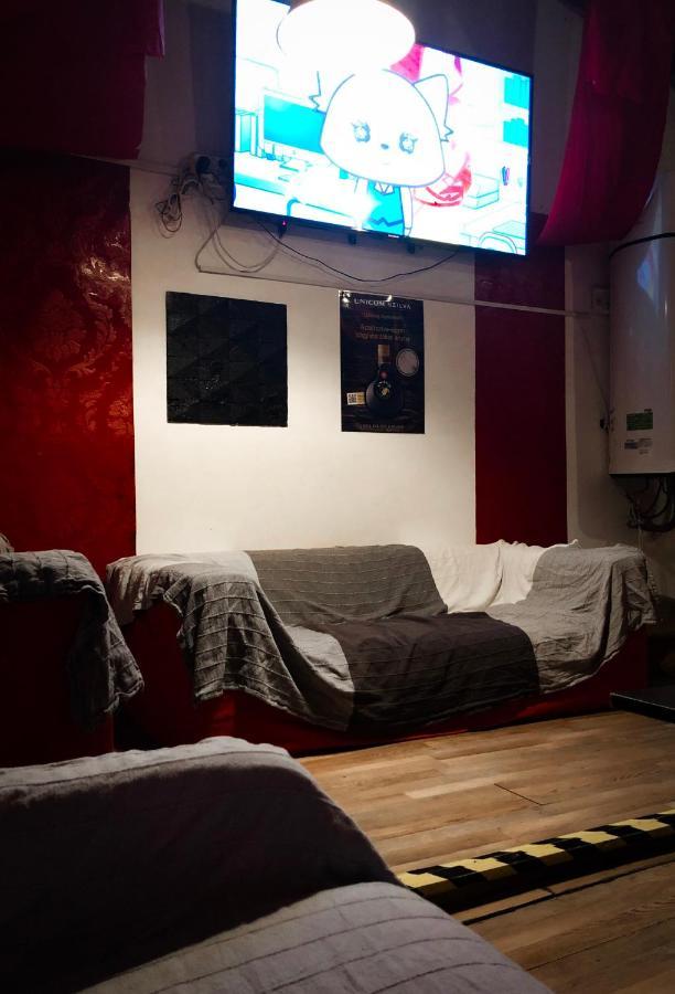 Whole Basement Former Pub For Stag Do, Bachelor House Party Flat Budapest Ngoại thất bức ảnh