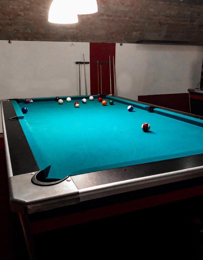 Whole Basement Former Pub For Stag Do, Bachelor House Party Flat Budapest Ngoại thất bức ảnh