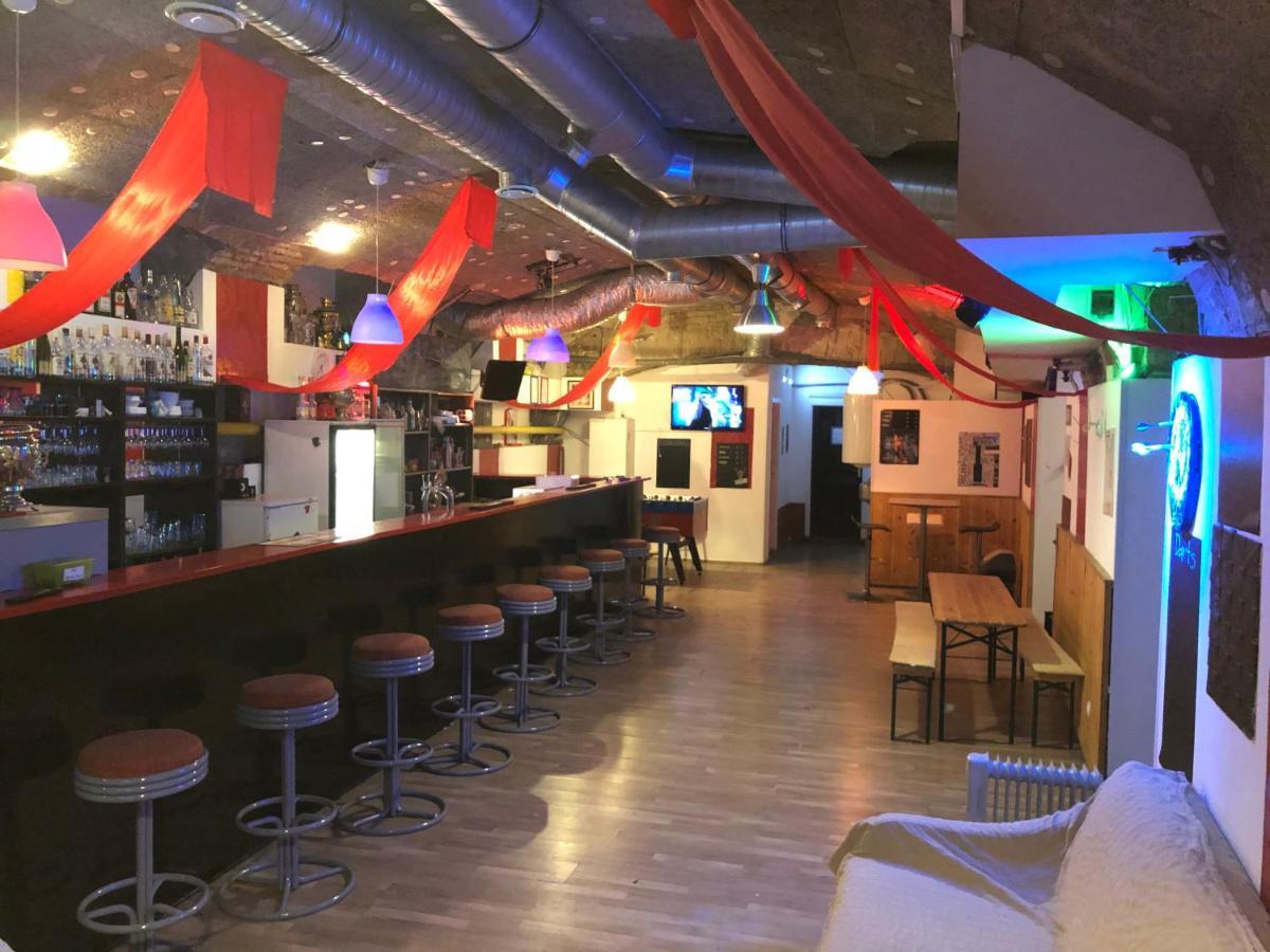 Whole Basement Former Pub For Stag Do, Bachelor House Party Flat Budapest Ngoại thất bức ảnh