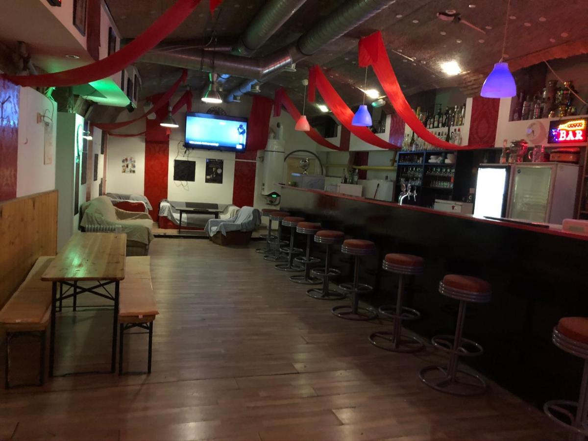 Whole Basement Former Pub For Stag Do, Bachelor House Party Flat Budapest Ngoại thất bức ảnh