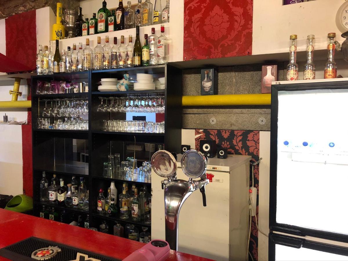 Whole Basement Former Pub For Stag Do, Bachelor House Party Flat Budapest Ngoại thất bức ảnh