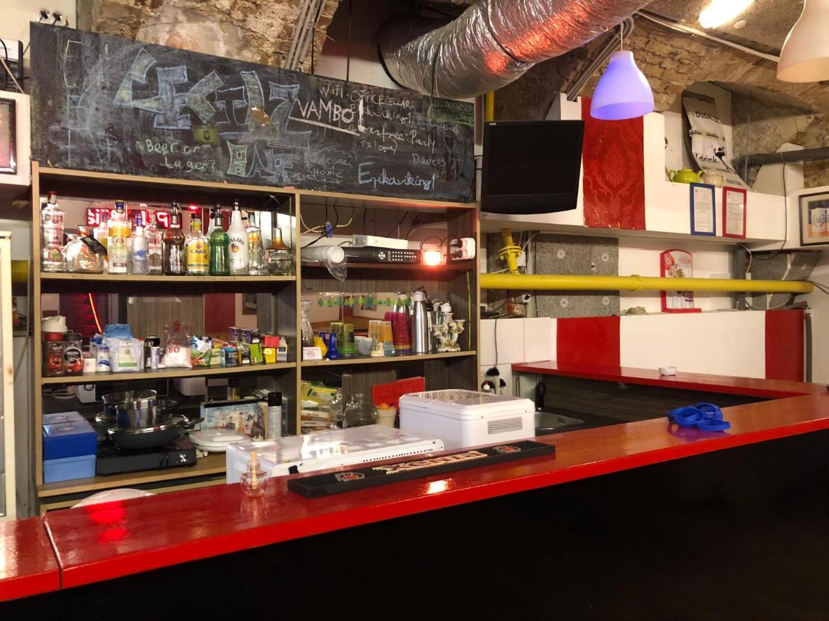 Whole Basement Former Pub For Stag Do, Bachelor House Party Flat Budapest Ngoại thất bức ảnh