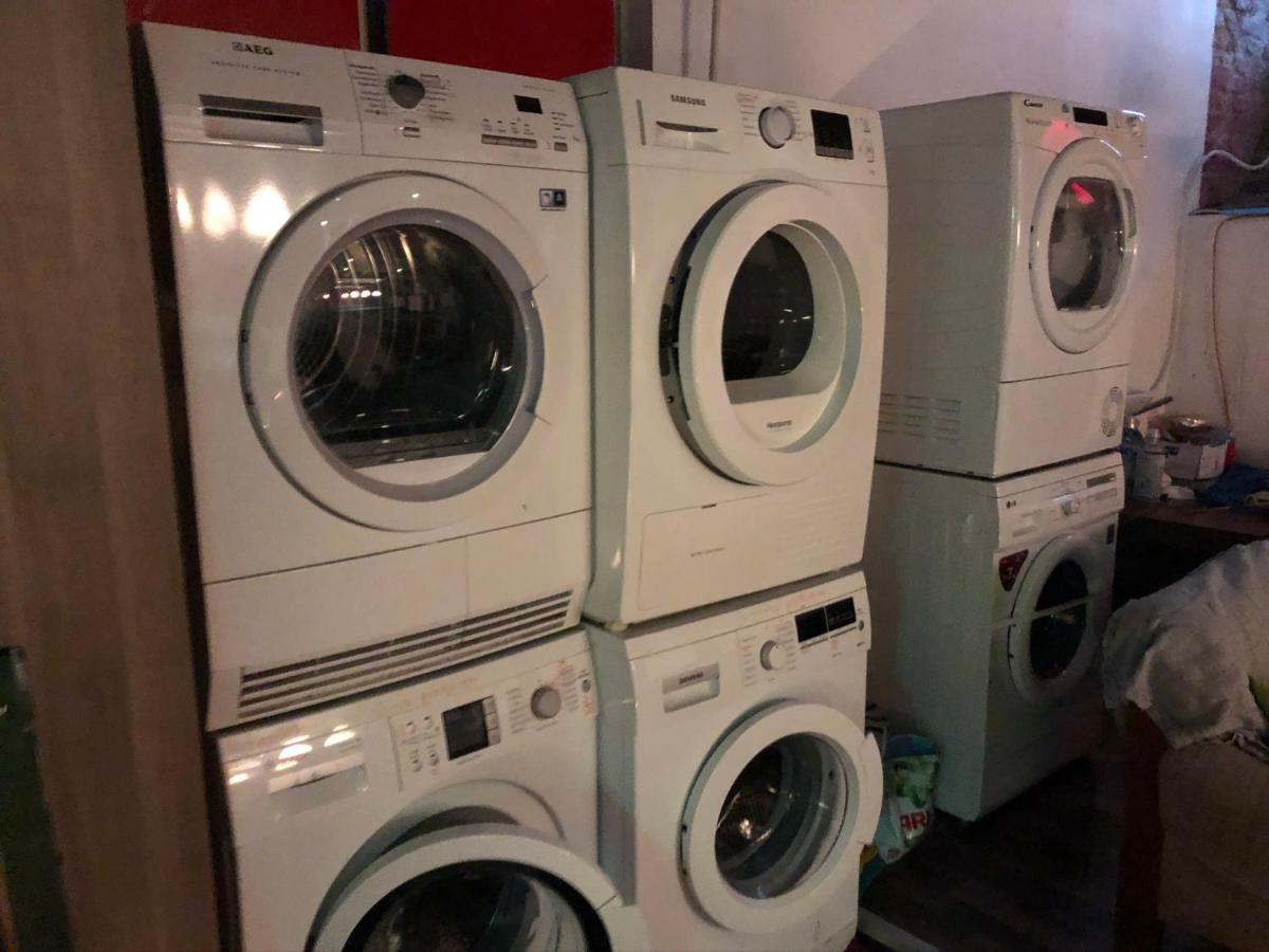 Whole Basement Former Pub For Stag Do, Bachelor House Party Flat Budapest Ngoại thất bức ảnh