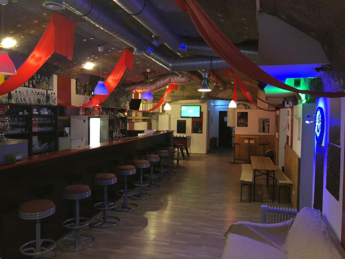 Whole Basement Former Pub For Stag Do, Bachelor House Party Flat Budapest Ngoại thất bức ảnh