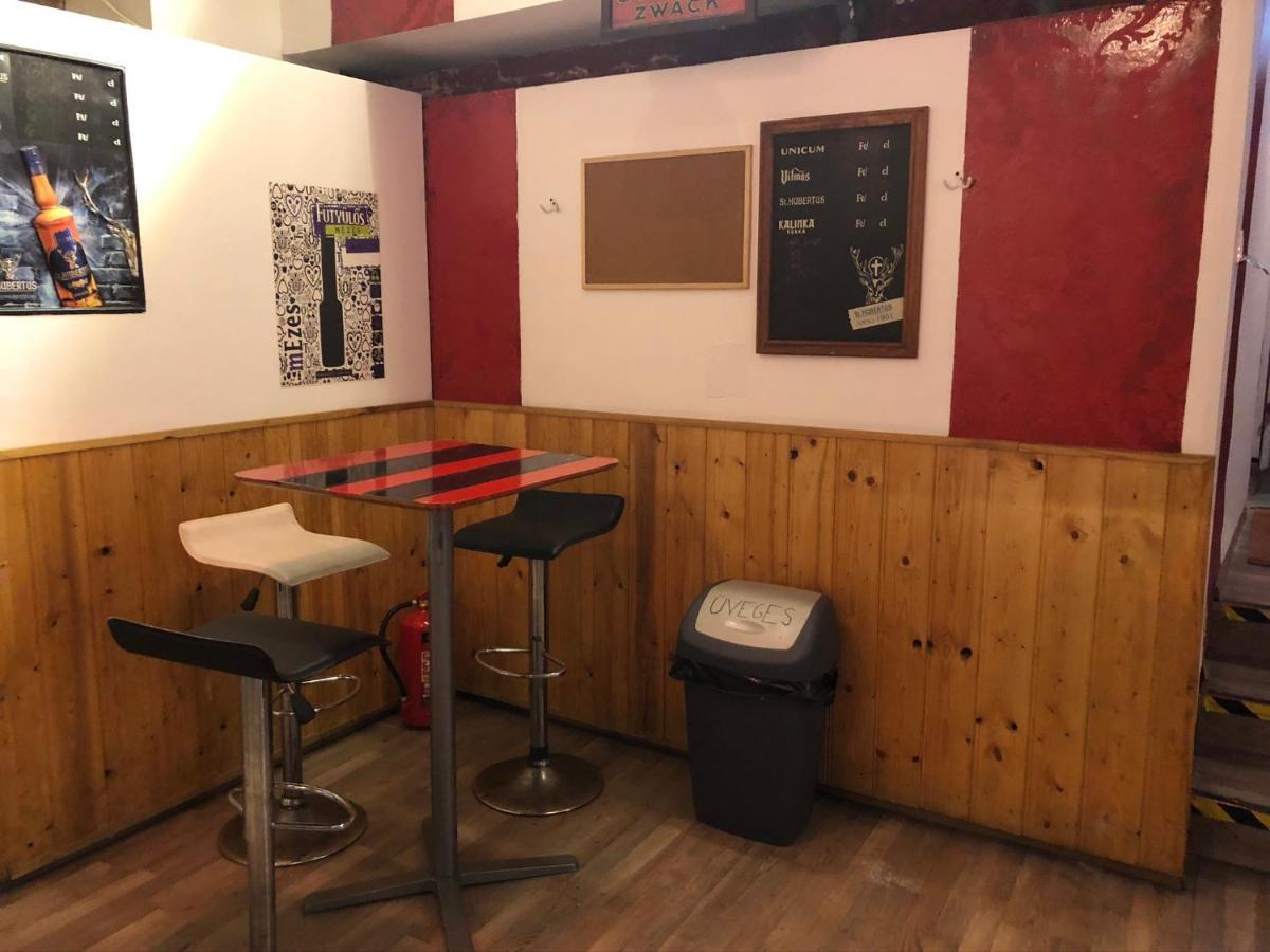 Whole Basement Former Pub For Stag Do, Bachelor House Party Flat Budapest Ngoại thất bức ảnh