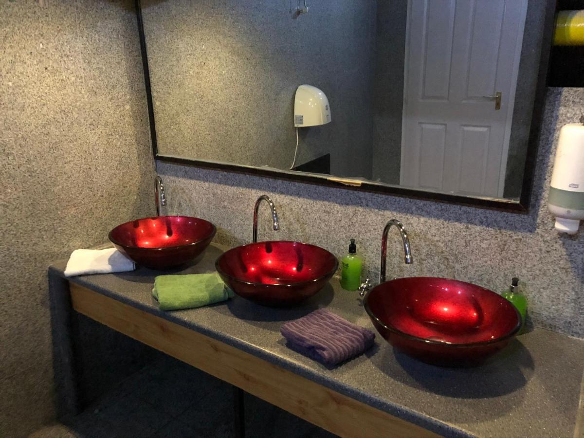 Whole Basement Former Pub For Stag Do, Bachelor House Party Flat Budapest Ngoại thất bức ảnh