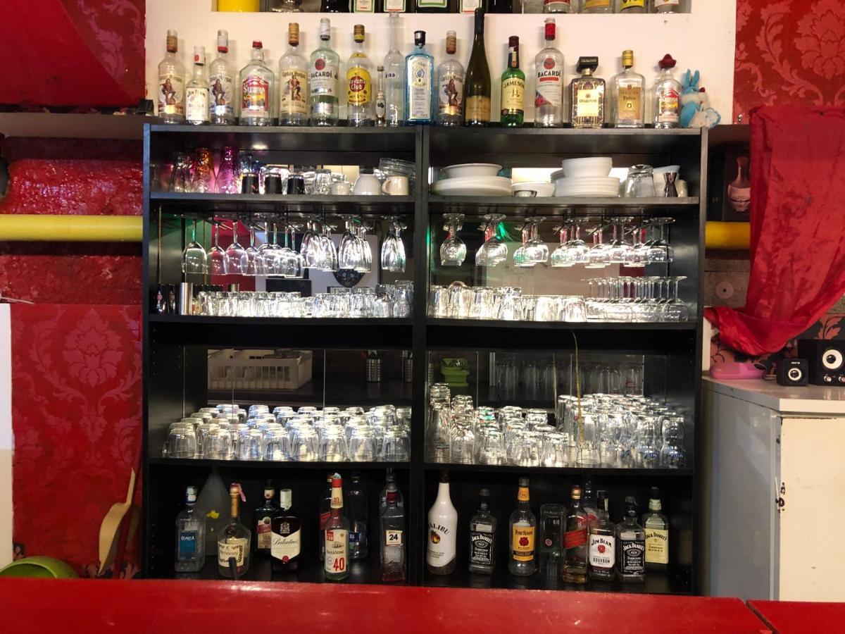 Whole Basement Former Pub For Stag Do, Bachelor House Party Flat Budapest Ngoại thất bức ảnh