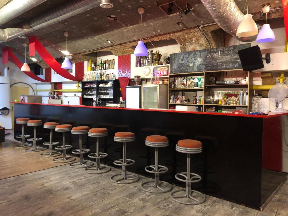 Whole Basement Former Pub For Stag Do, Bachelor House Party Flat Budapest Ngoại thất bức ảnh