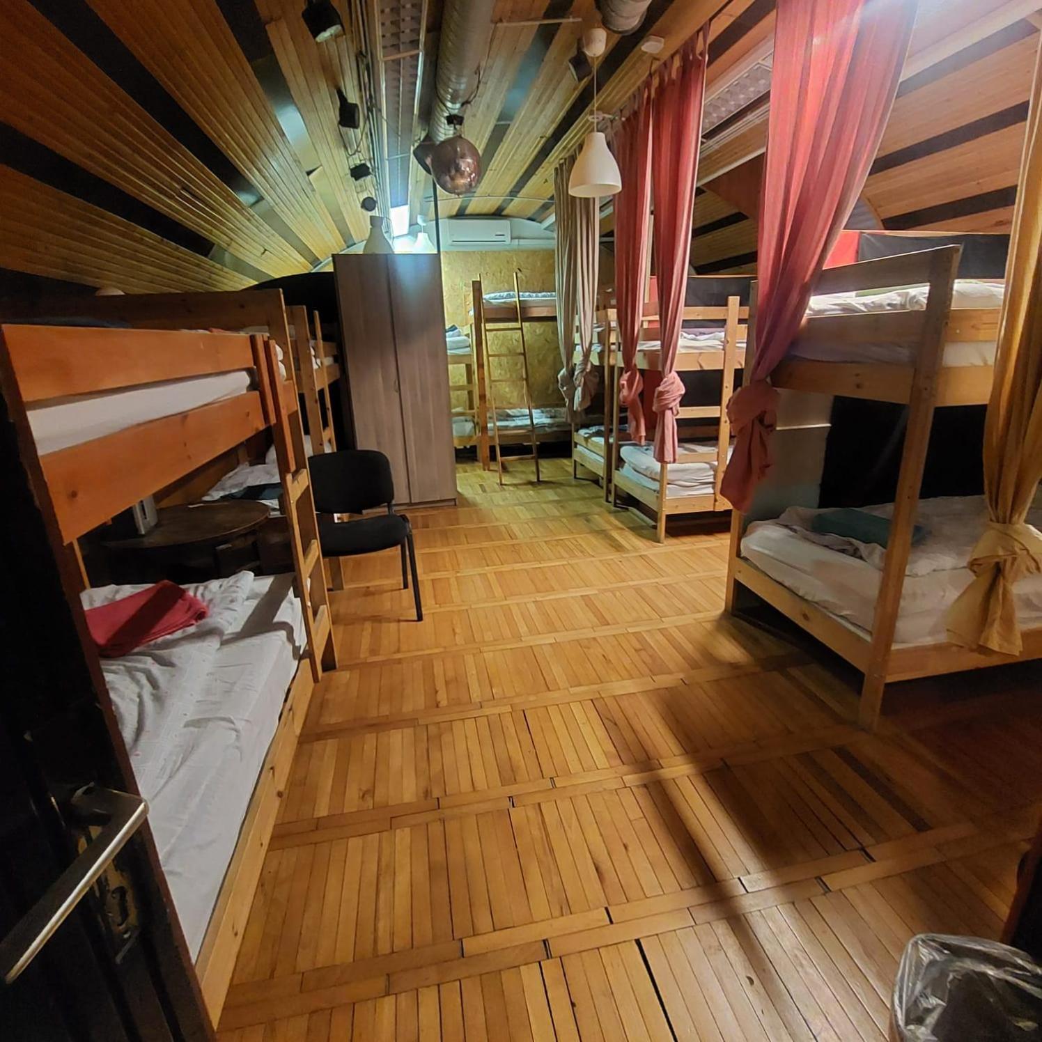 Whole Basement Former Pub For Stag Do, Bachelor House Party Flat Budapest Ngoại thất bức ảnh